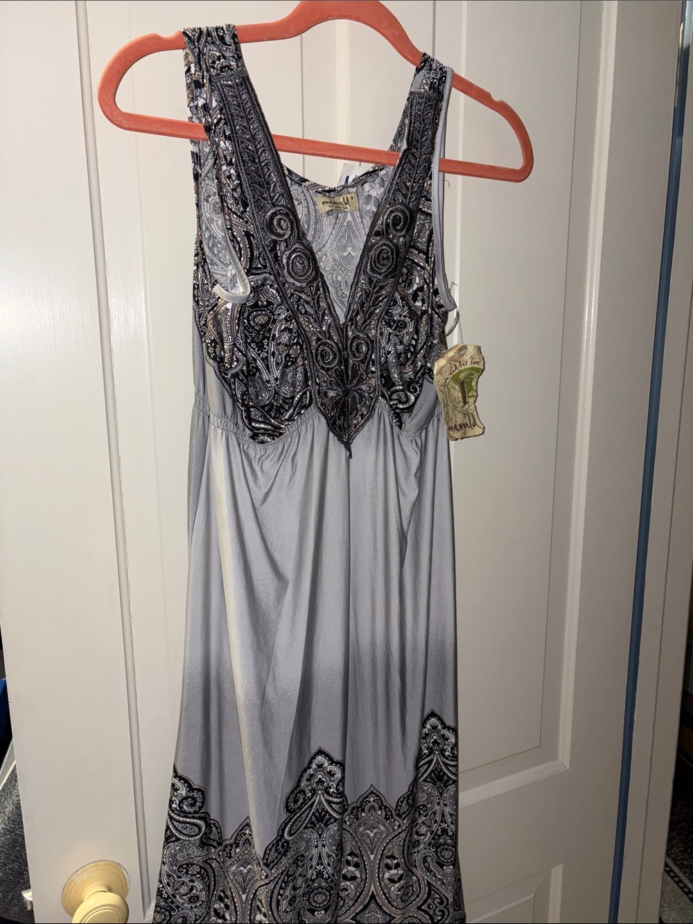 ONE WORLD Paisley-Trim Sleeveless Maxi Dress in Light Gray and Black